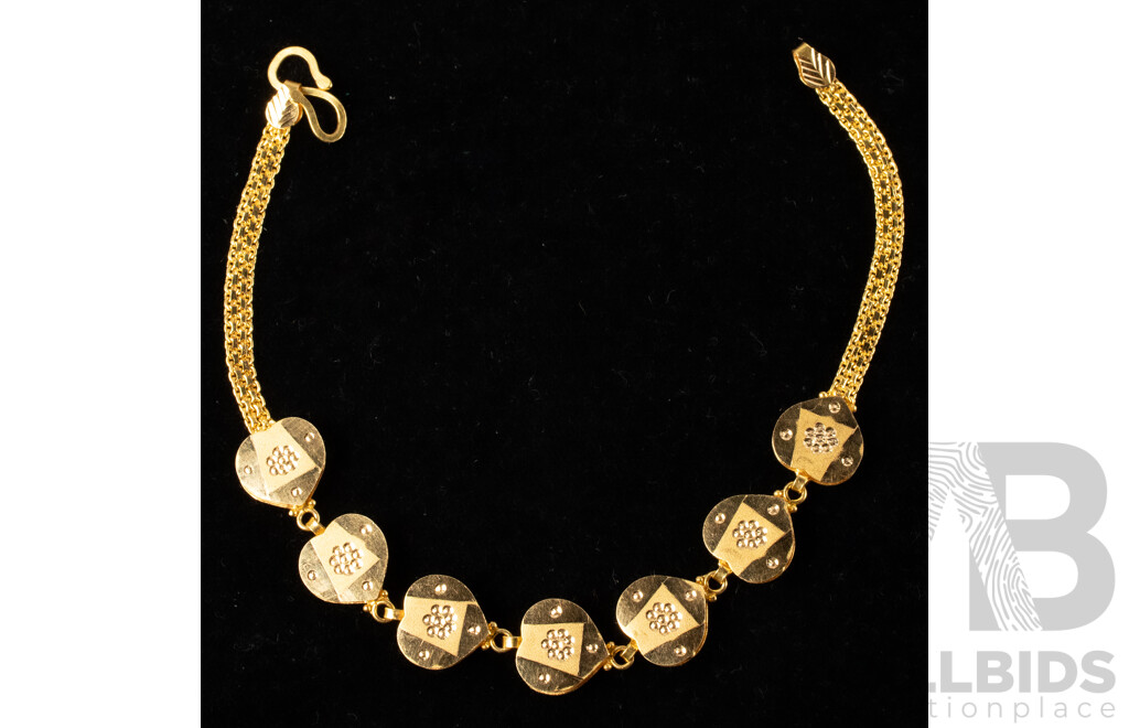 22ct Heart Link Bracelet, Double Sided with Embossed & Etched Pattern, with S Hook Clasp, 18.5cm, 8.31 Grams