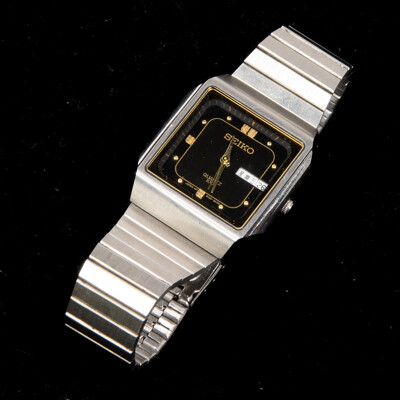 Seiko Quartz 100 Watch, 2015-0540, 32mm, Japanese Date Dial
