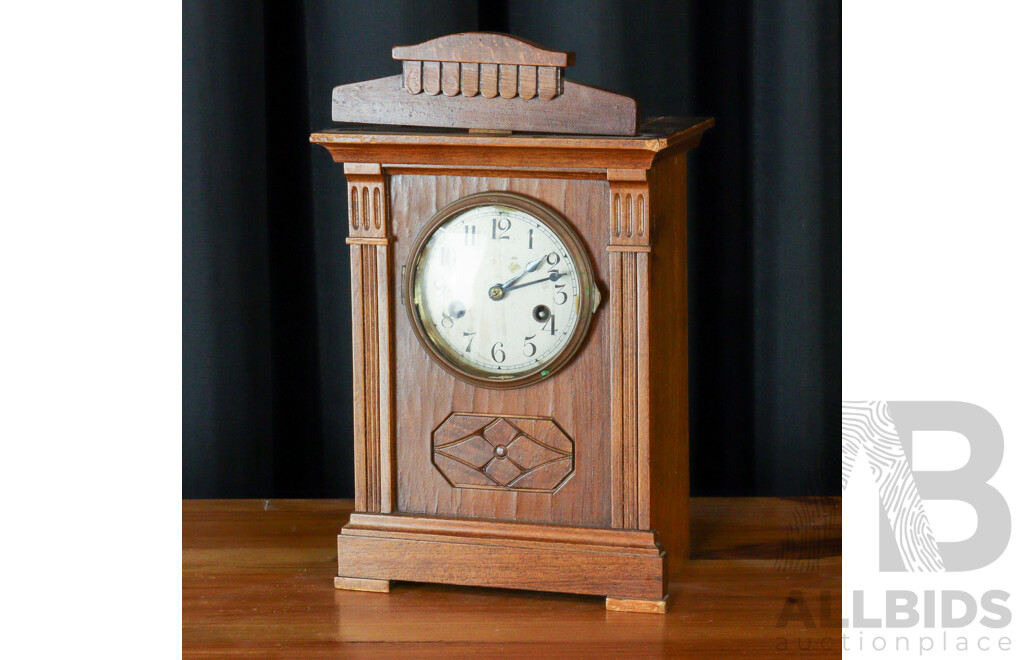 Vintage Oak Cased Mantle Clock