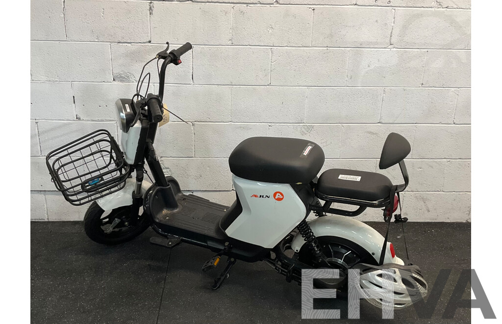 AJLN Electric Bicycle with Paddle