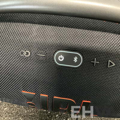 JBL BOOMBOX3 Speaker & BAUHN Headphones