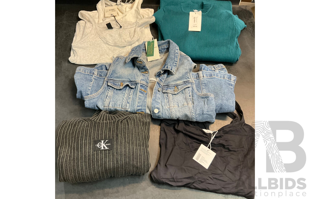 ABRAND JEANS, CALVIN KLEIN, GUESS & Assorted Women's Clothing - Lot of 6