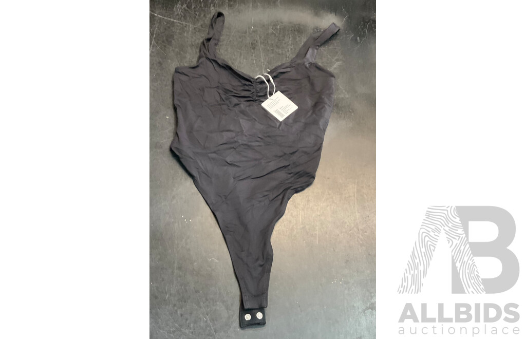 ABRAND JEANS, CALVIN KLEIN, GUESS & Assorted Women's Clothing - Lot of 6