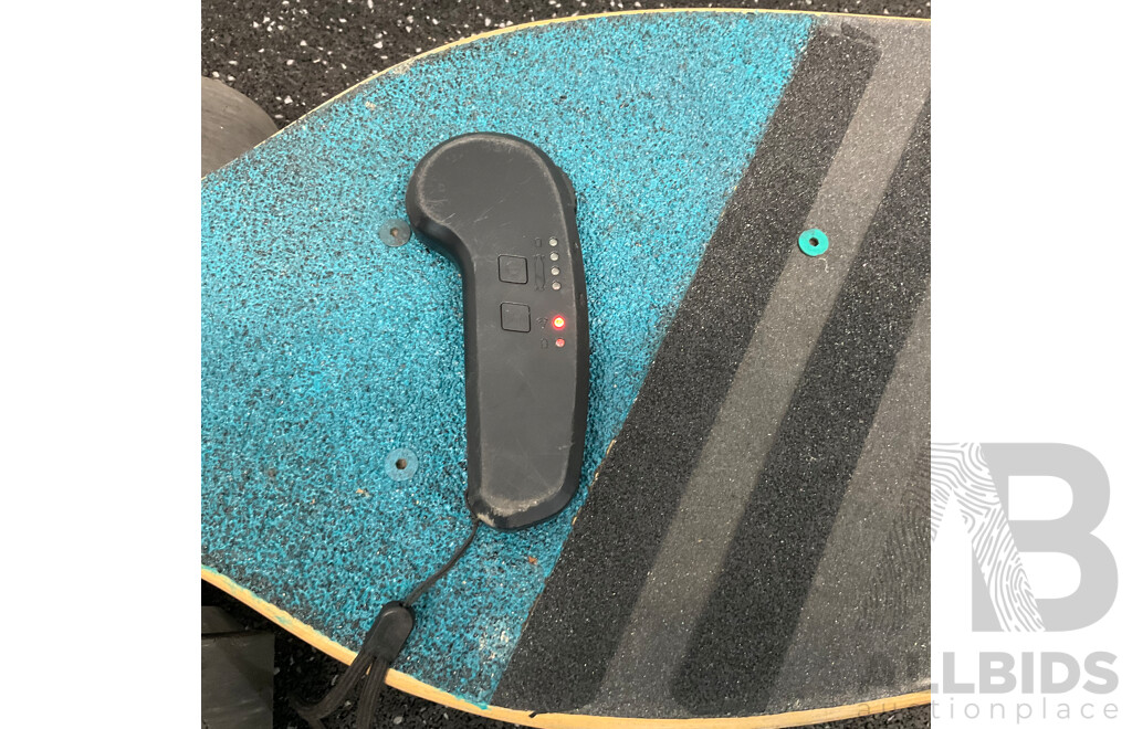 WOWGO Electric Skateboard & OBFIVE Skateboard