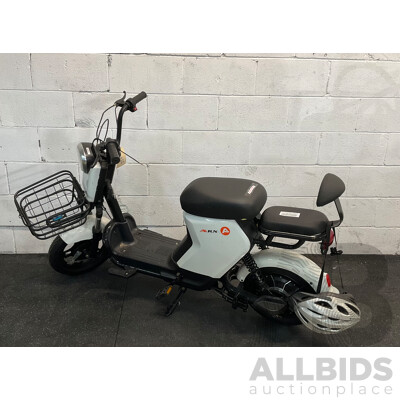 AJLN Electric Bicycle with Paddle