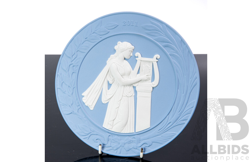 English Wedgwood Jasper Ware Year Display Plate 2011 with Plate Hanger in Original Box