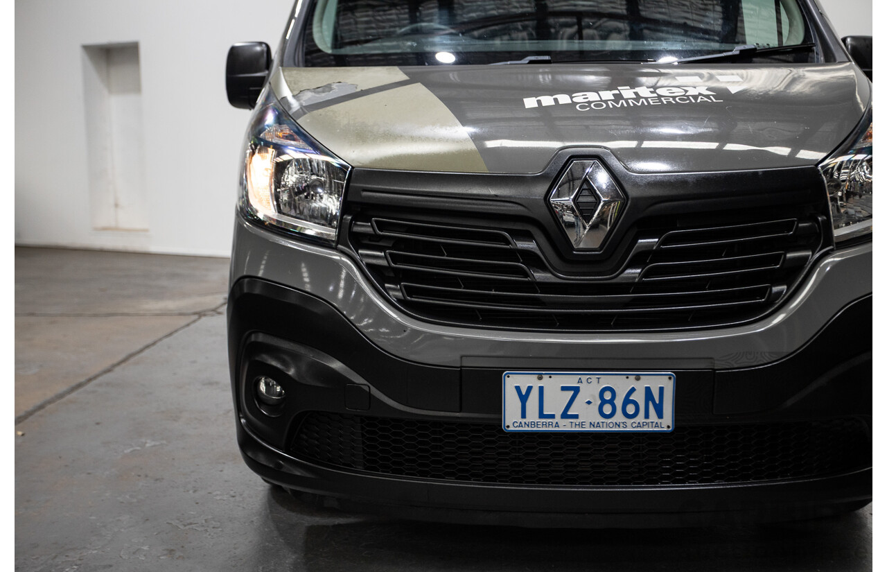 08/2017 Renault Trafic SWB LOW Roof X82 MY17 UPDATE 4D Van Grey 1.6L