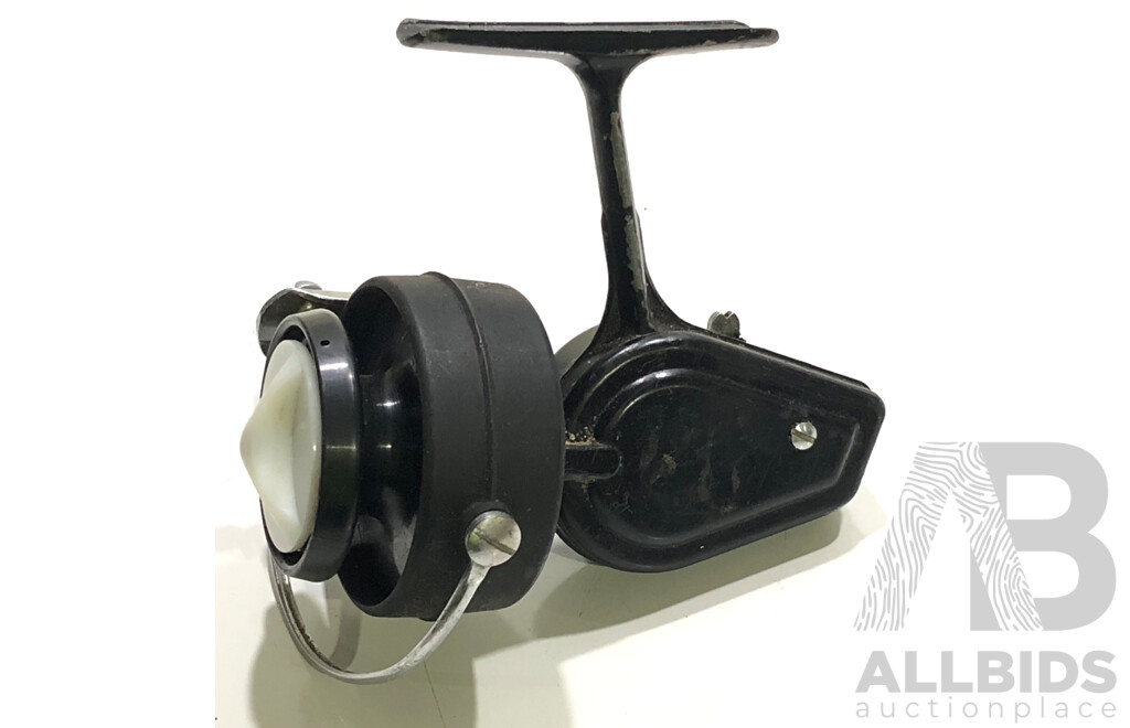 Mitchell 321 Spinning Fishing Reel