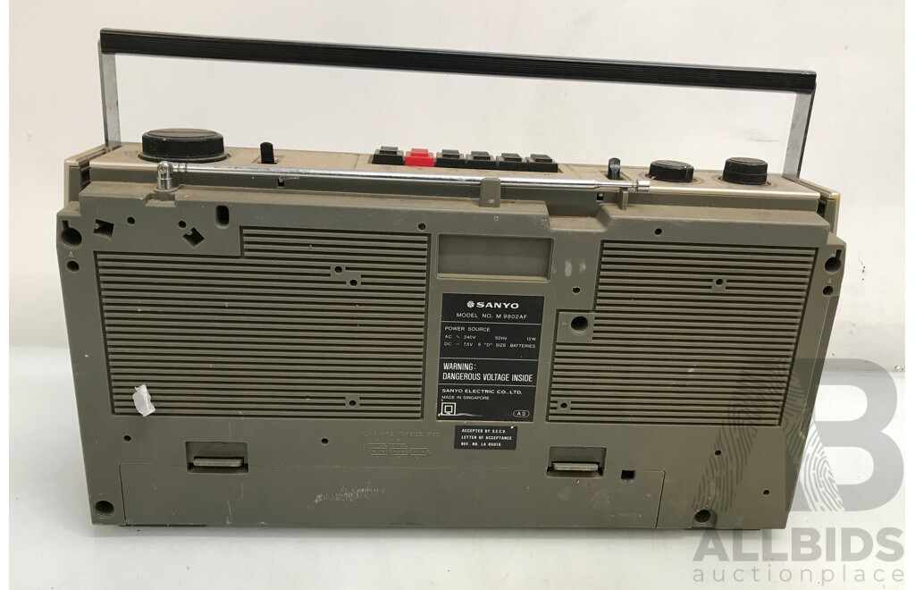 Vintage Sanyo (M9802AF) Portable Stereo Radio Cassette