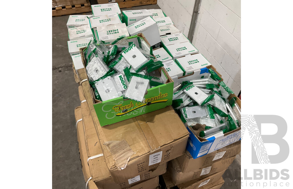 Pallet of IGOTO Assorted Switches Cover - Estimated Total ORP $ 5,000