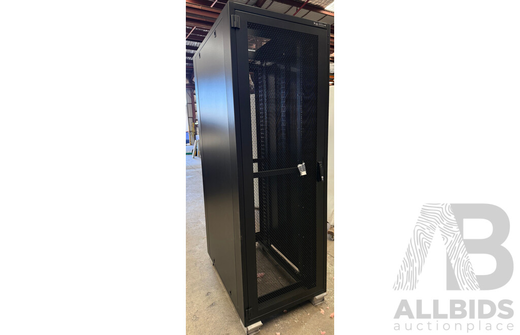 SRA 19 Inch 45 Server Rack Cabinet - Brand New