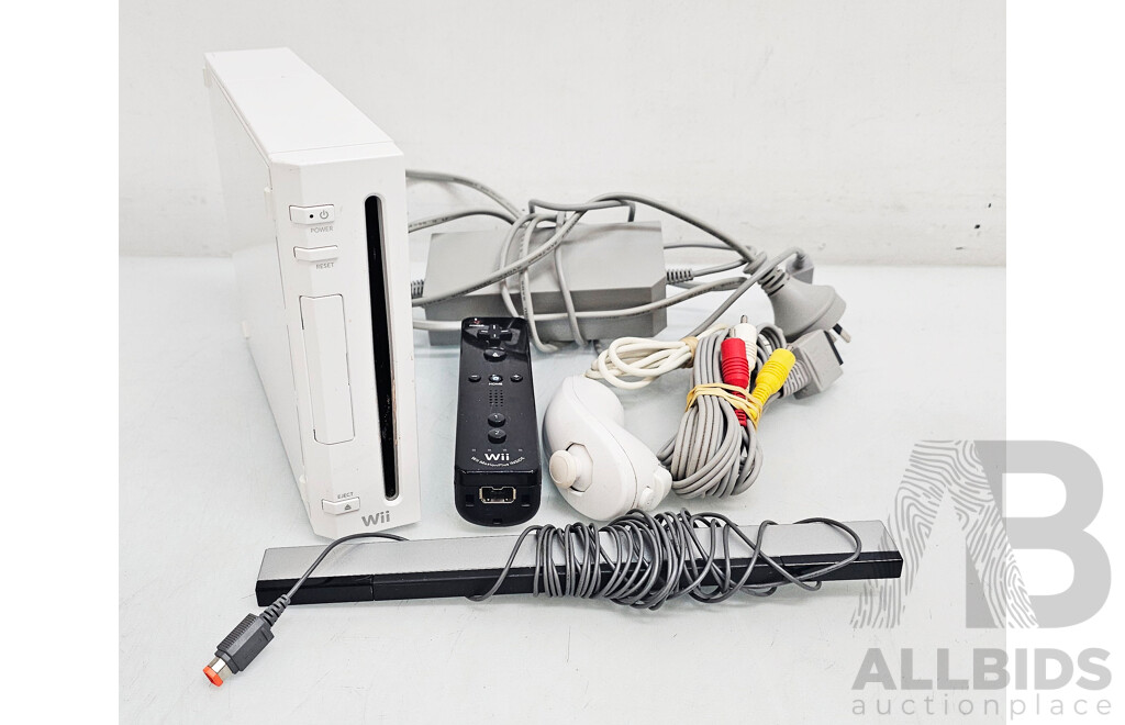 Nintendo Wii Video Game Console W/ Controller & Power Adapter
