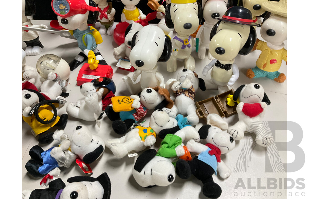 Collection of Snoopy Display Figures Including Joe Cool, Pilot, Plush Examples