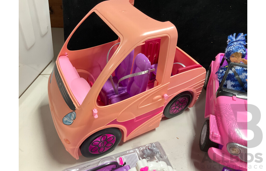 Collection of Vintage Barbie Accessories Including Hand Knitted Garments, Wardrobe, Pool Toys, Cars, Handbags and More