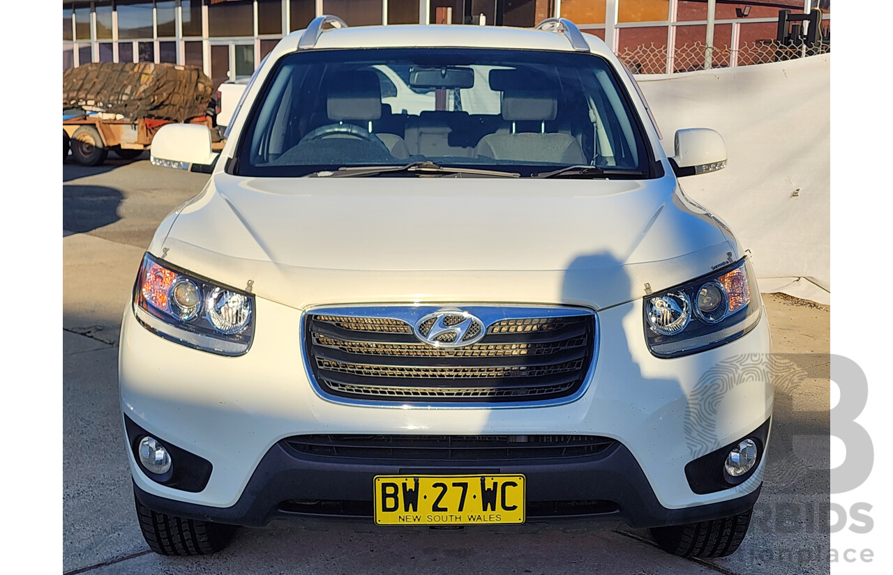 4/2010 Hyundai Santa Fe Elite CRDi (4x4) CM MY10 4d Wagon White 2.2L