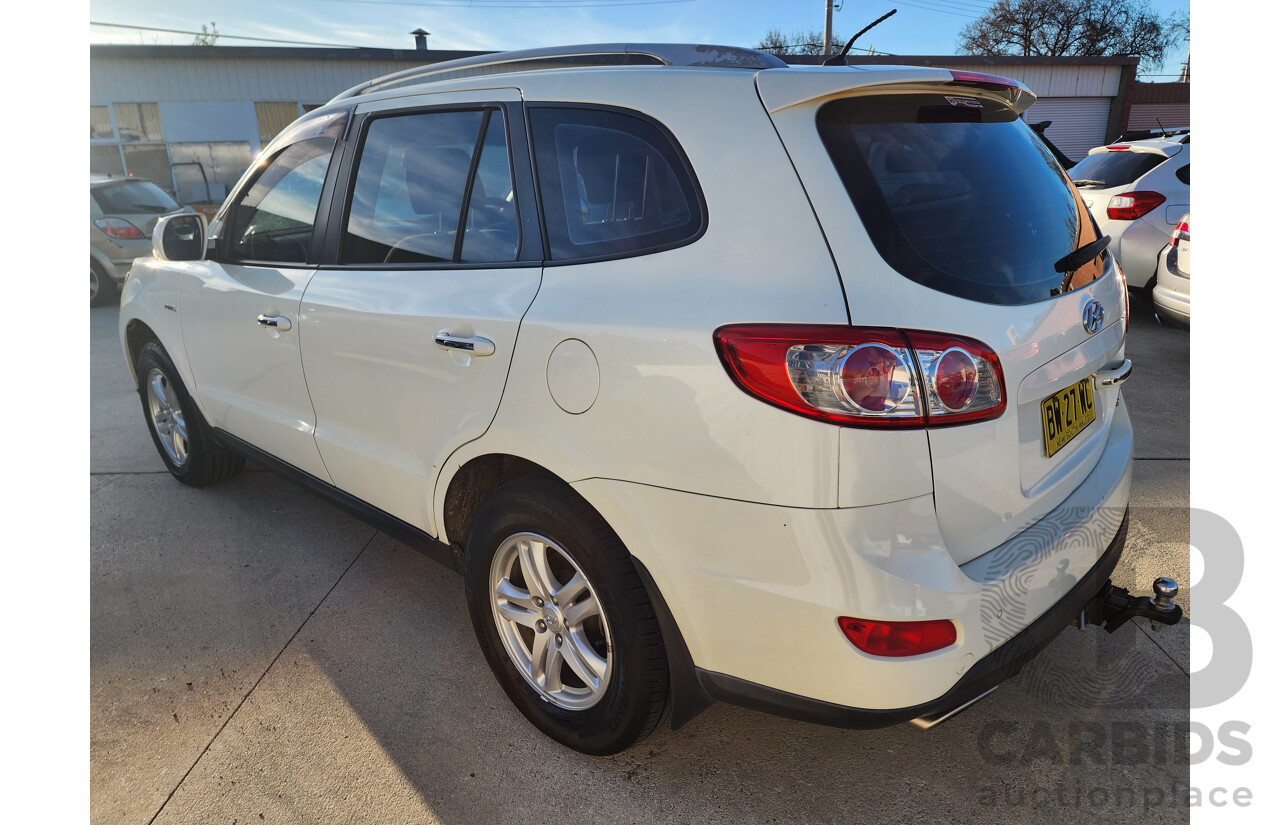 4/2010 Hyundai Santa Fe Elite CRDi (4x4) CM MY10 4d Wagon White 2.2L