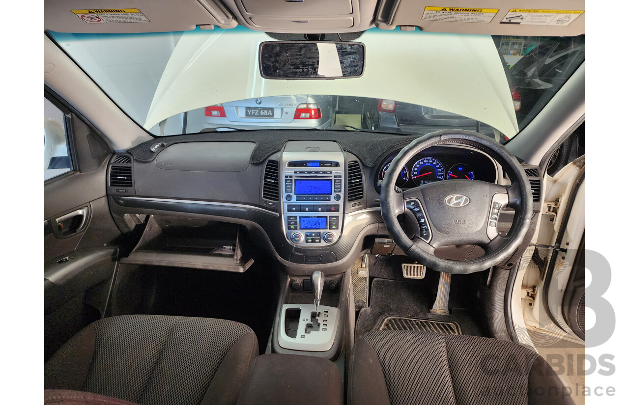 4/2010 Hyundai Santa Fe Elite CRDi (4x4) CM MY10 4d Wagon White 2.2L