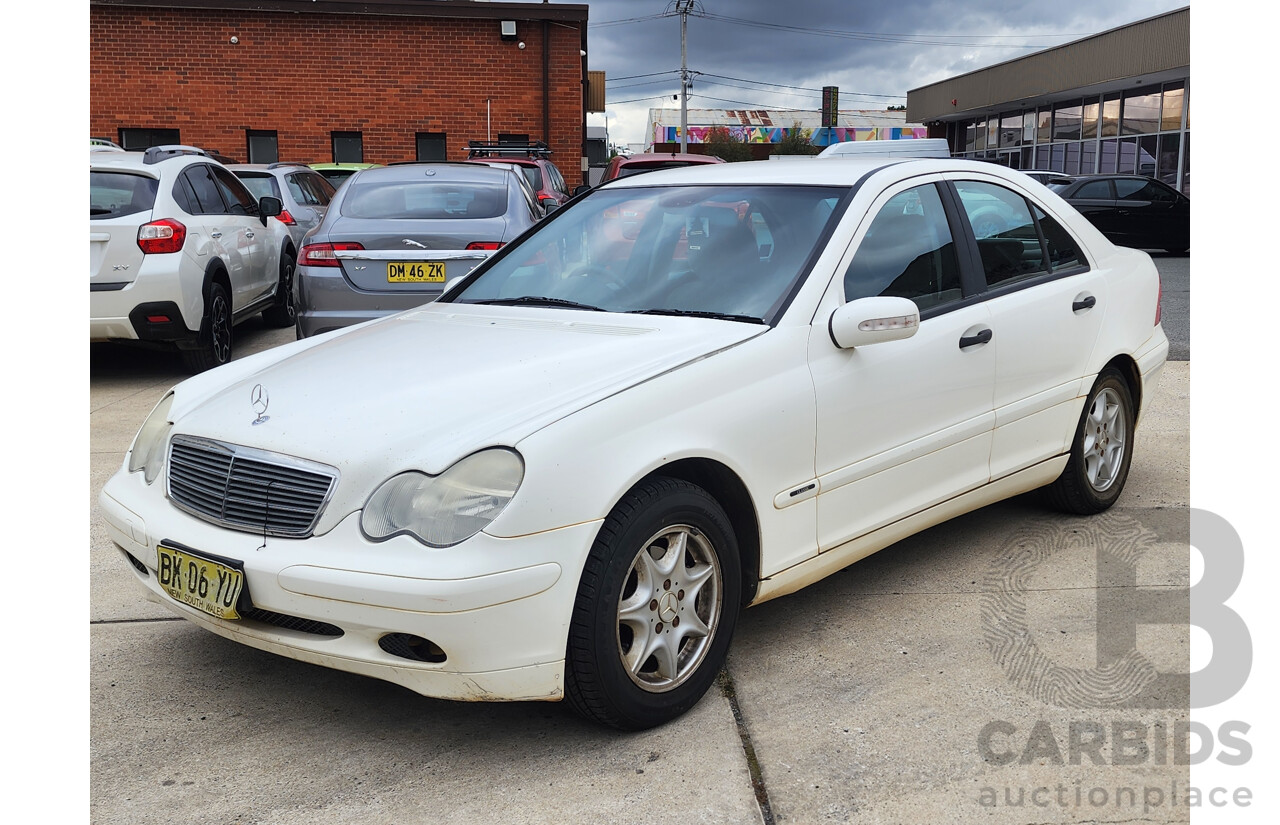 12/2001 Mercedes-Benz C180 Classic W203 4d Sedan White 2.0L