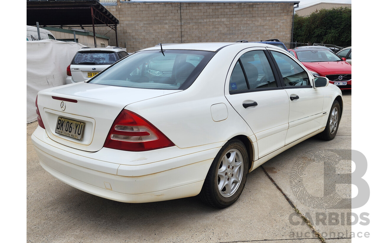 12/2001 Mercedes-Benz C180 Classic W203 4d Sedan White 2.0L