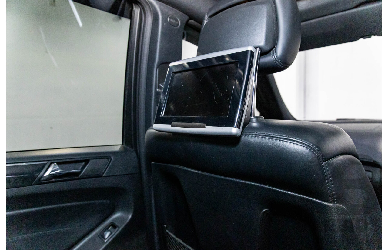 12/2010 Mercedes-Benz ML 63 AMG (4x4) W164 09 UPGRADE 4d Wagon Palladium Silver Metallic V8 6.2L