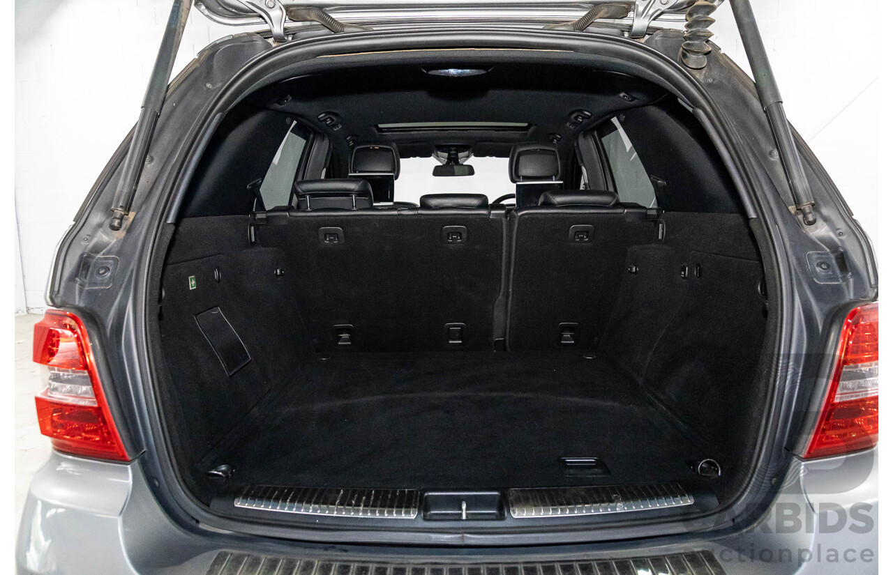 12/2010 Mercedes-Benz ML 63 AMG (4x4) W164 09 UPGRADE 4d Wagon Palladium Silver Metallic V8 6.2L