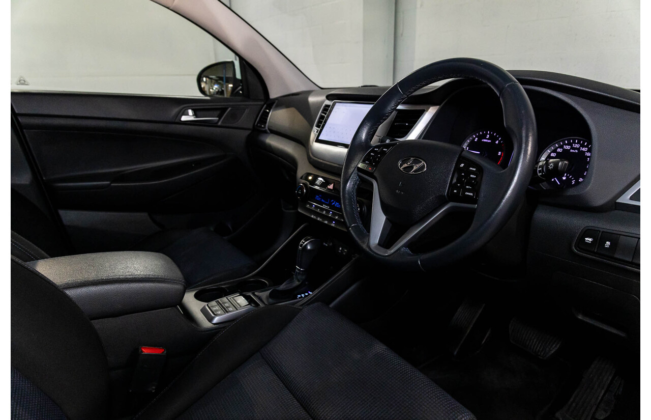 03/2016 Hyundai Tucson Elite R-Series (AWD) TLE 4d Wagon Polar White Turbo Diesel 2.0L