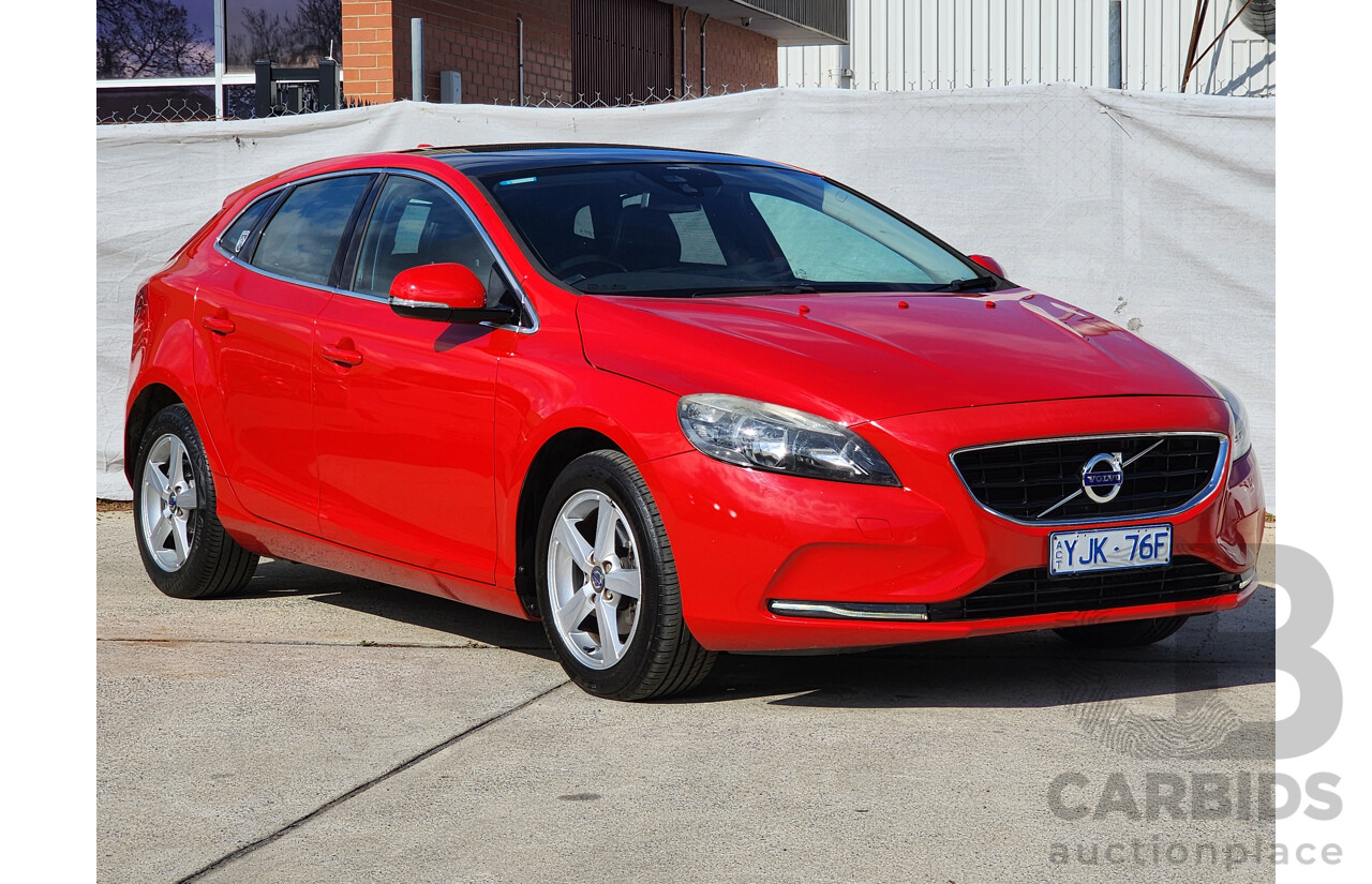1/2013 Volvo V40 D2 Kinetic M 5d Hatchback Red 1.6L