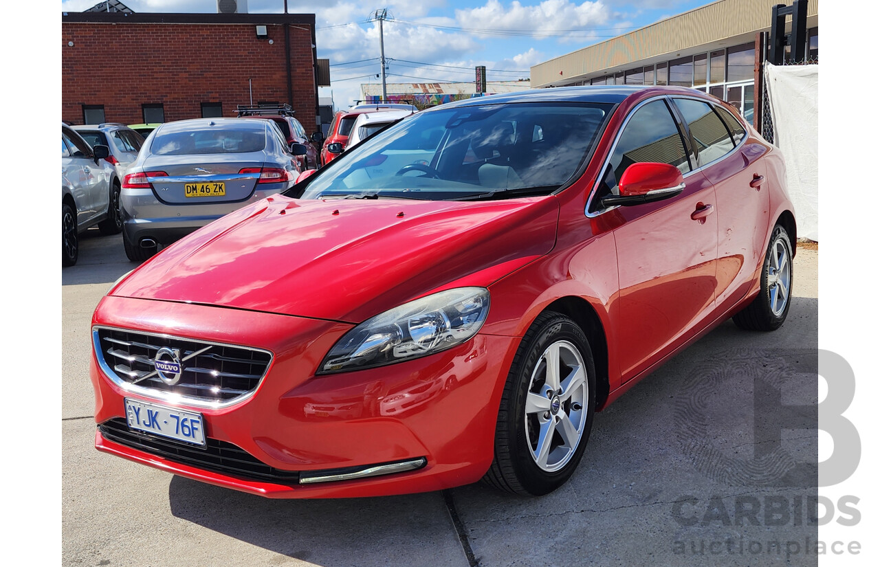 1/2013 Volvo V40 D2 Kinetic M 5d Hatchback Red 1.6L