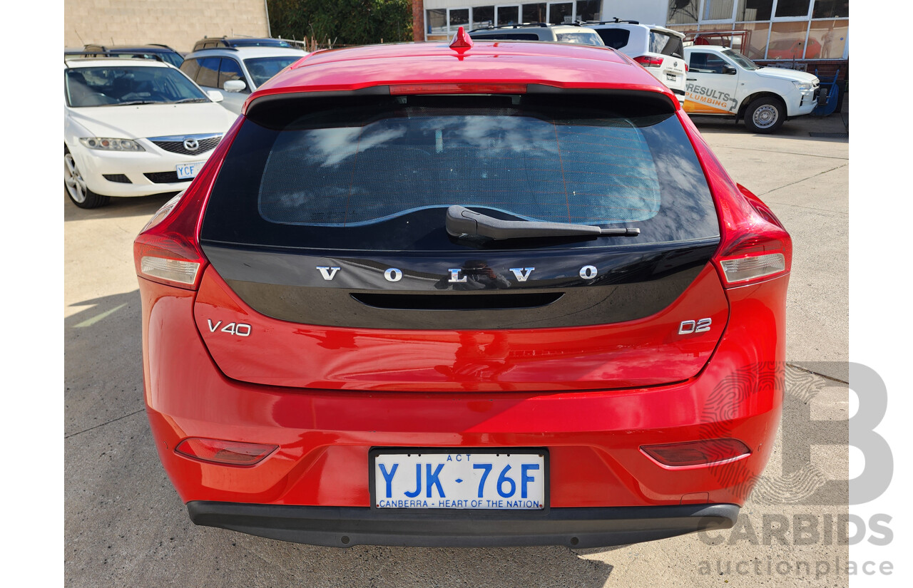 1/2013 Volvo V40 D2 Kinetic M 5d Hatchback Red 1.6L