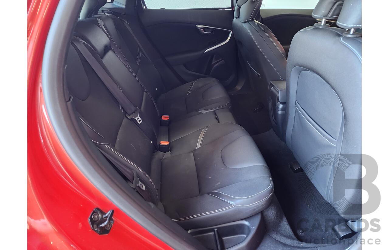 1/2013 Volvo V40 D2 Kinetic M 5d Hatchback Red 1.6L