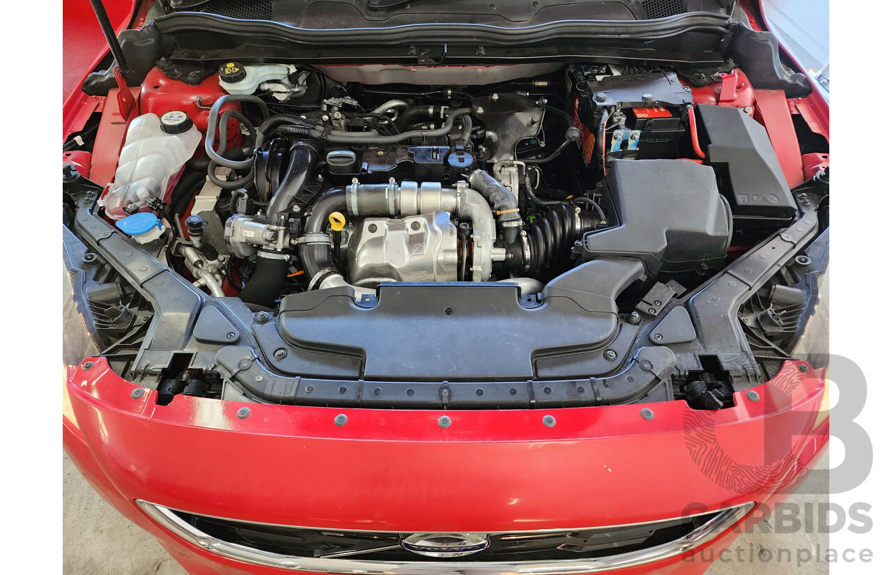 1/2013 Volvo V40 D2 Kinetic M 5d Hatchback Red 1.6L