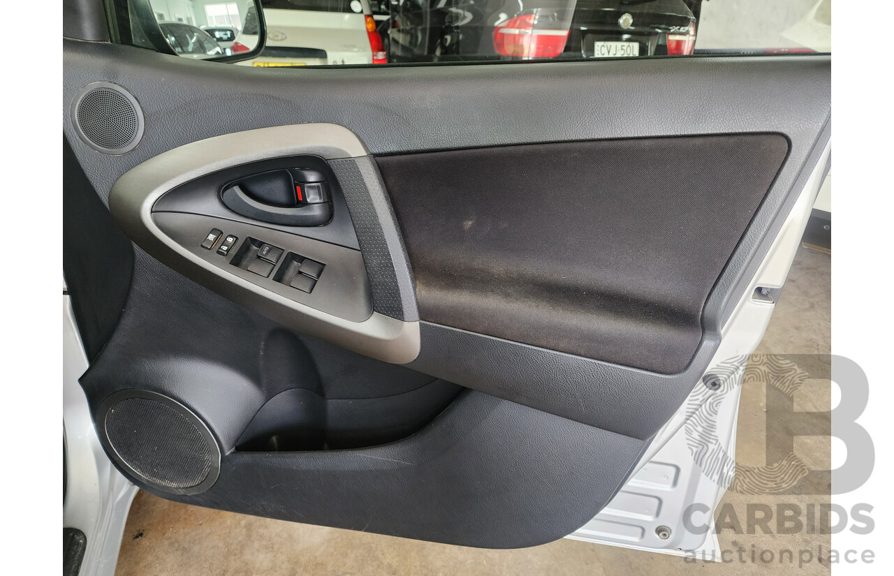 8/2012 Toyota Rav4 CV (2wd) ACA38R 4d Wagon Silver 2.4L