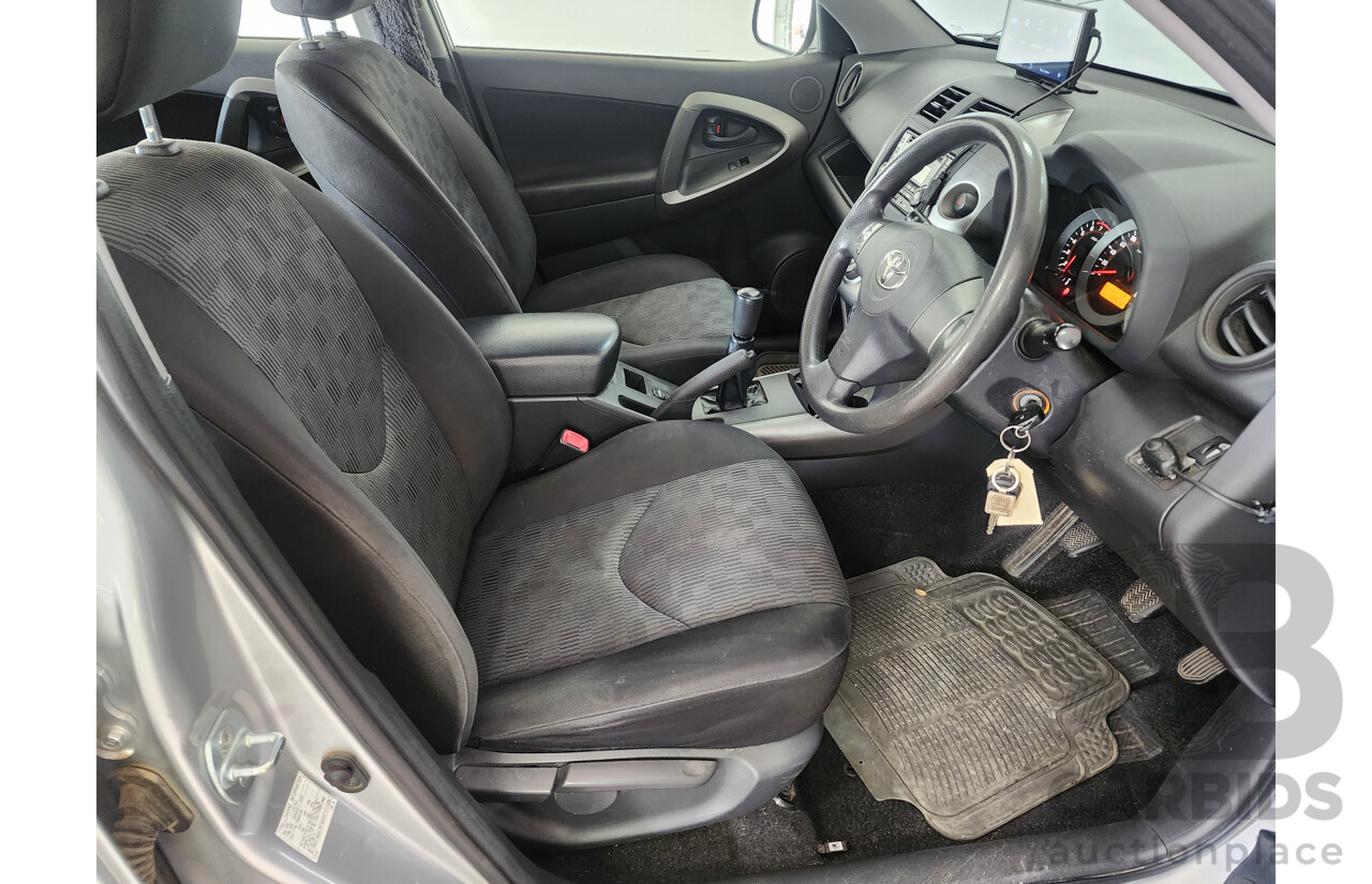 8/2012 Toyota Rav4 CV (2wd) ACA38R 4d Wagon Silver 2.4L