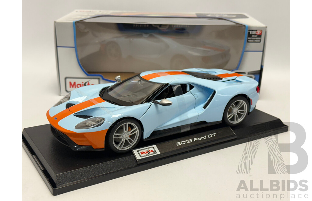 Maisto 2018 Ford GT Gulf Blue / Orange 1:18 Scale Model Car - New