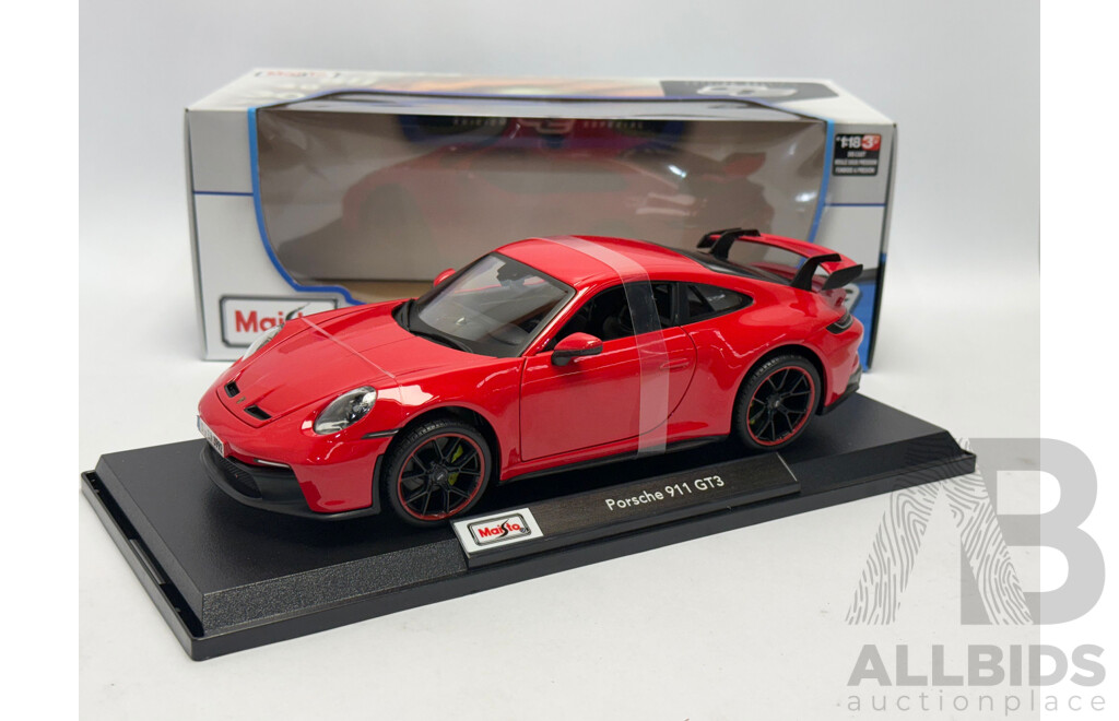 Maisto 2022 Porsche 911 GT3 (992) Guards Red 1:18 Scale Model Car - New