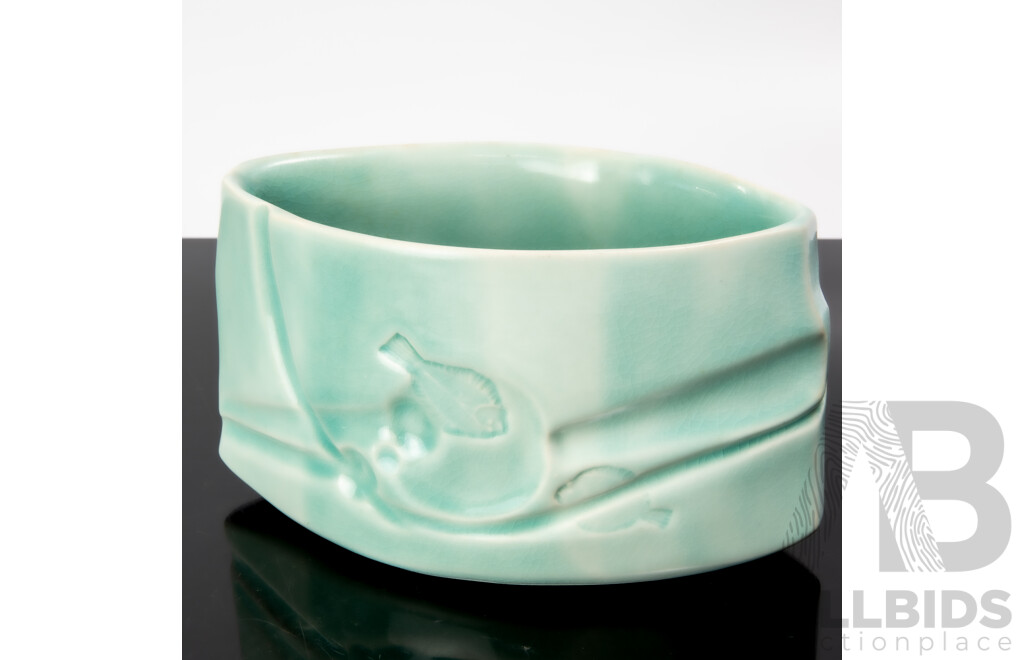 Hiroe Swen (1934-) Celadon Glazed Ceramic Vase with Impressed Fish