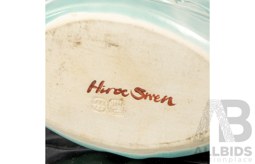 Hiroe Swen (1934-) Celadon Glazed Ceramic Vase with Impressed Fish