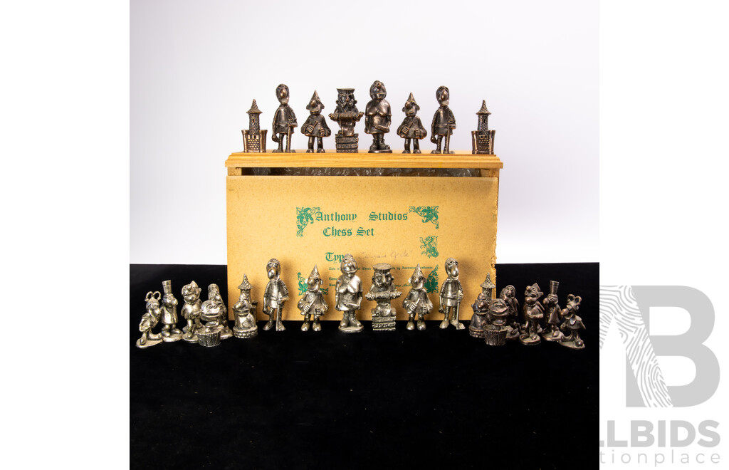 Retro Graeme Anthony Hand Made Pewter 1974 Wizard of Id Chess Set in Original Box with All Pieces