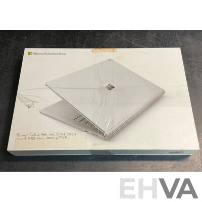 Microsoft Surface Book/ I7/ 8GB RAM/ 256GB SSD