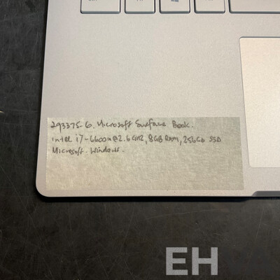 Microsoft Surface Book/ I7/ 8GB RAM/ 256GB SSD