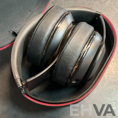 Spare and Repair - 4 Laptop Included Apple & Lenovo and 1x Beast Headphone