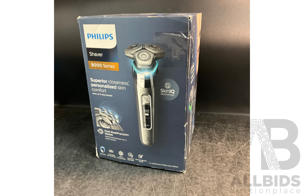 PHILIPS 9000 Series Shaver - ORP$ 449