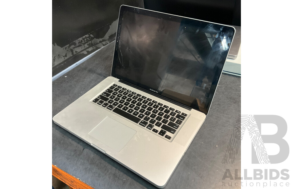 Spare and Repair - 4 Laptop Included Apple & Lenovo and 1x Beast Headphone