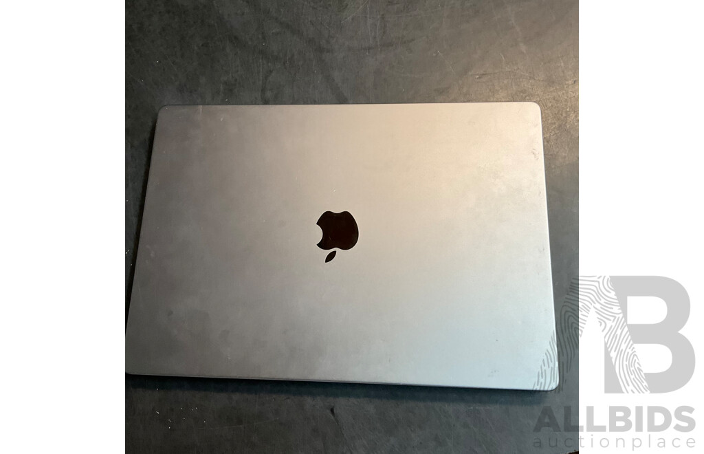 Spare and Repair - 4 Laptop Included Apple & Lenovo and 1x Beast Headphone