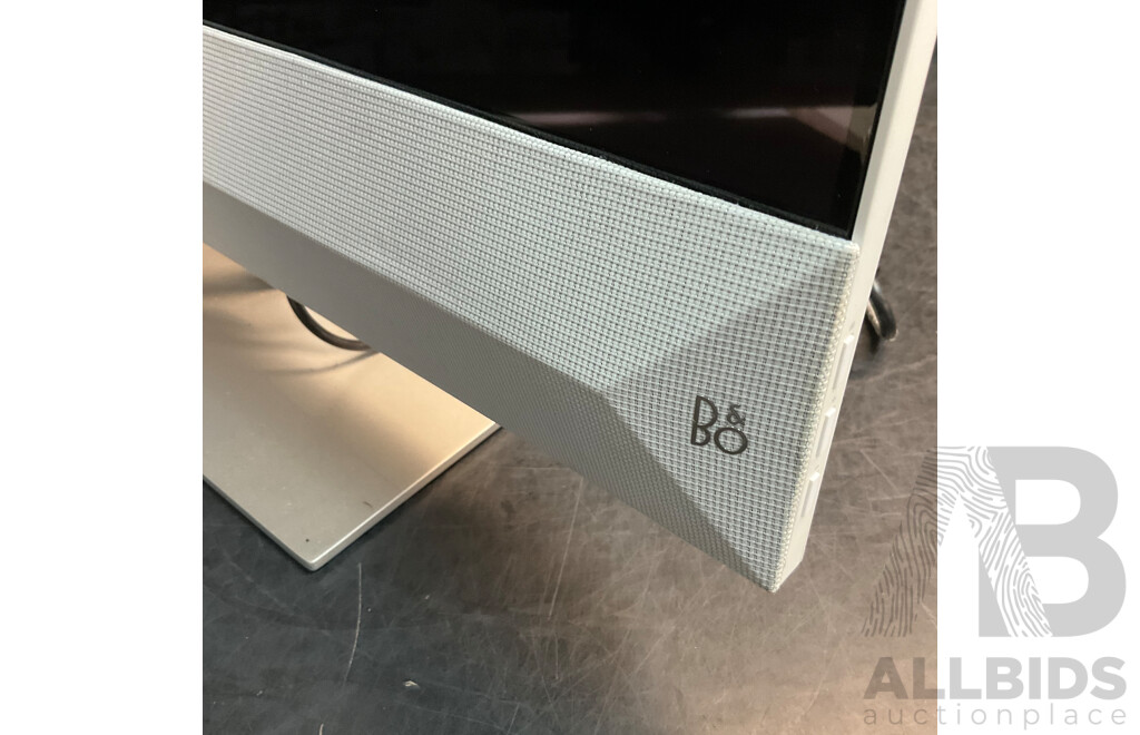 HP All in One 24 Inch / I5/ 8GB RAM/ 512GB SSD Desk Top