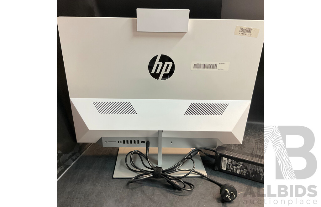 HP All in One 24 Inch / I5/ 8GB RAM/ 512GB SSD Desk Top
