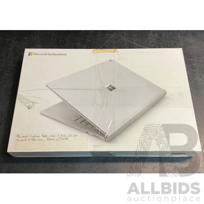 Microsoft Surface Book/ I7/ 8GB RAM/ 256GB SSD