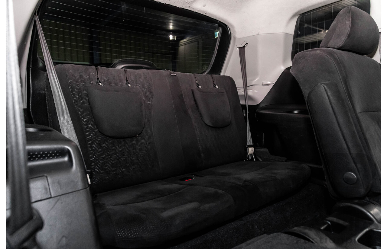 9/2009 Toyota Kluger KX-R (4x4) 7 Seat GSU45R 4d Wagon Silver Pearl V6 3.5L - 7 Seater