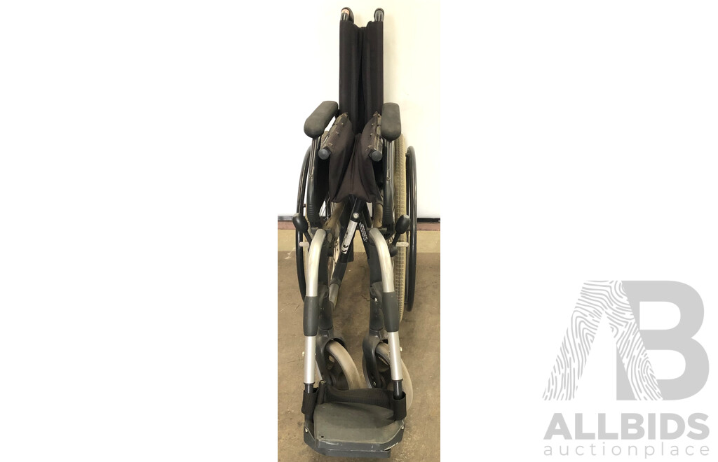 Sunrise Medical Breezy Ultrlight 305 Folding Wheelchair