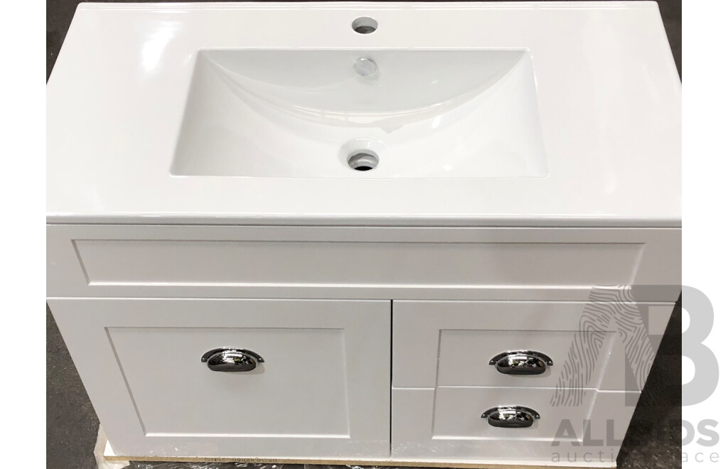 Marquis Bowral3 900mm Wallmount Vanity - Gloss White - RH Draws with Shell Handles -  CASA Basin Top -  New